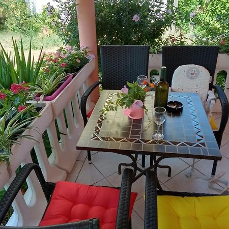 Mendula Apartman Pakoštane Kültér fotó