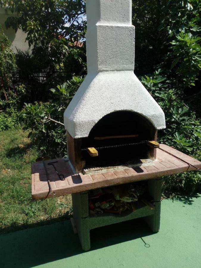 Mendula Apartman Pakoštane Kültér fotó