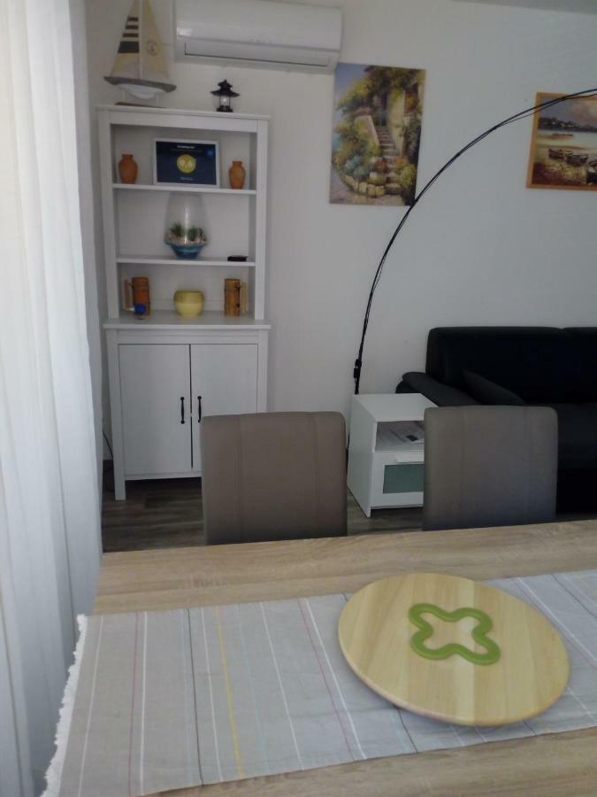 Mendula Apartman Pakoštane Kültér fotó