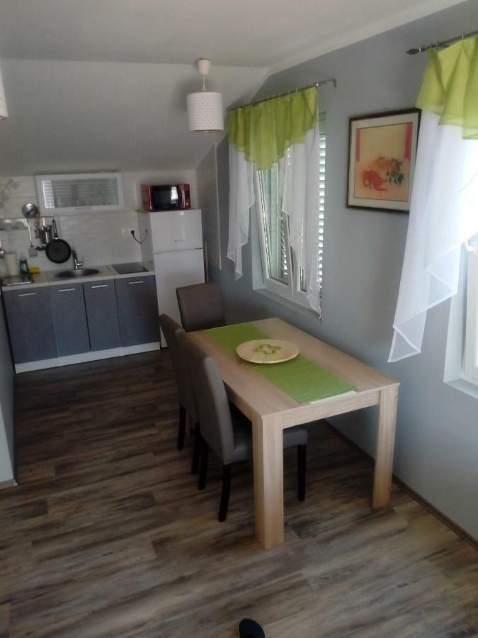 Mendula Apartman Pakoštane Kültér fotó